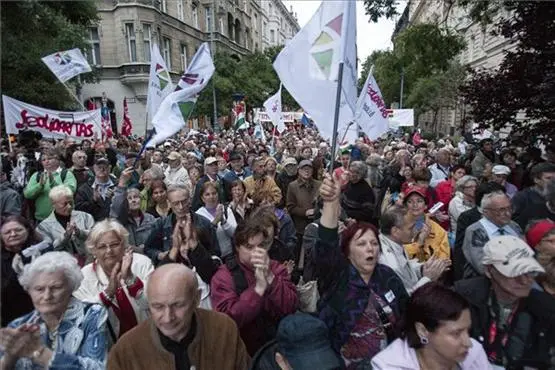 Antiregierungsdemo in Ungarn: Einheit aller Demokraten gefordert