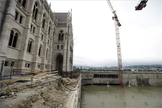 Hochwasser in Ungarn: es kommt langsam, aber es kommt