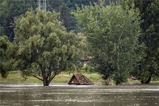 Hochwasser in Ungarn: es kommt langsam, aber es kommt