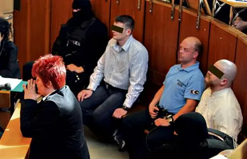 Schlapphüte auf Abwegen: Täter bei Romamordserie in Ungarn war V-Mann des Geheimdienstes