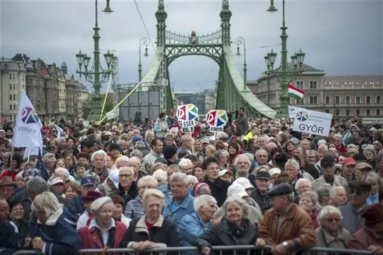 Positionierungen: Parteien in Ungarn im Wettstreit um die simpelste Botschaft