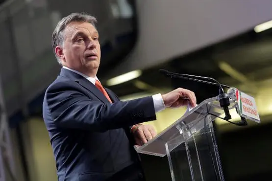 Generalmobilmachung: Premier Orbán bereitet Ungarn bei Parteitag auf "Krieg gegen äußere und innere Feinde" vor