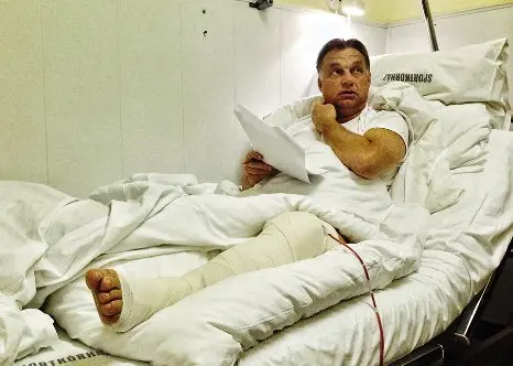 Orbán im Krankenhaus: Premier von Ungarn verletzte sich beim Fußballtraining