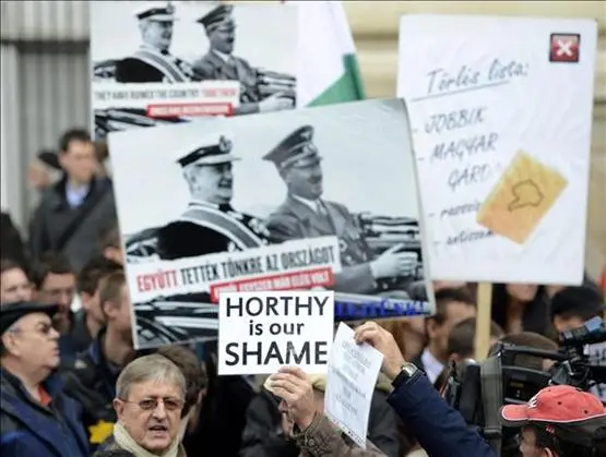 Horthy-Denkmal im Zentrum von Budapest, Gegendemo und Alibi-Protest der Regierungspartei