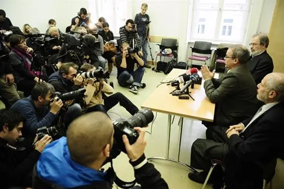 Opposition in Ungarn: Orbán vertuscht größten Steuerskandal seit der Wende