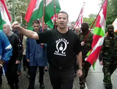 Erneut Neonazi zum Bürgermeister in Ungarn gewählt, mit "linker" Unterstützung?