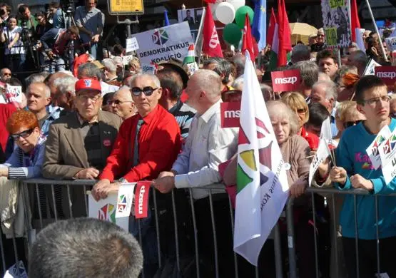 40.000 kamen: Oppositionsbündnis in Ungarn übte sich in Zweckoptimismus