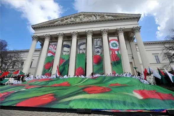 Rituale, Proteste und ein bisschen Zensur: Veranstaltungen und Gedanken zum Nationalfeiertag des 15. März in Ungarn