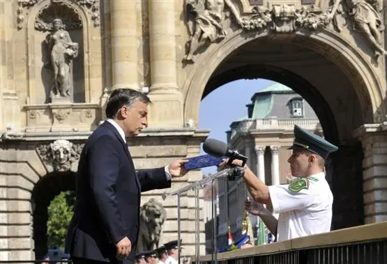 Orbán wird Ungarn bald von der Budapester Burg aus regieren