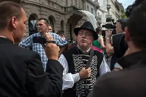 Nachspiel zur Budapest Pride: Prügelnde Ordner, Nazis setzen Kopfgeld aus, Regierungspartei: politische Provokation des "Unnatürlichen"