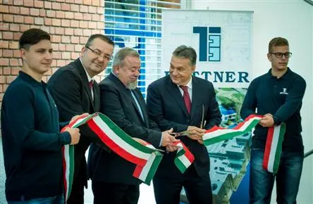Stunde der Superlativisten: "Größtes Irgendwas aller Zeiten" - Orbán im Versprechensrausch