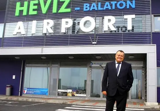 Nach dem Falken nun ein Ikarus? Oligarch Széles kauft Balaton-Airport und träumt von einer ungarischen Toskana und einer nationalen Fluglinie...