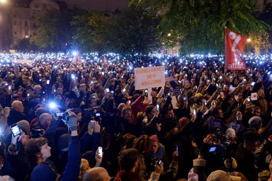 Großdemo in Ungarn gegen Internetsteuer, Korruption und Einschränkung der Freiheit