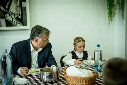 Verwechslung: Österreichische Nestroy-Jury verleiht Orbán irrttümlich Preis für "schlechtesten Schauspieler"