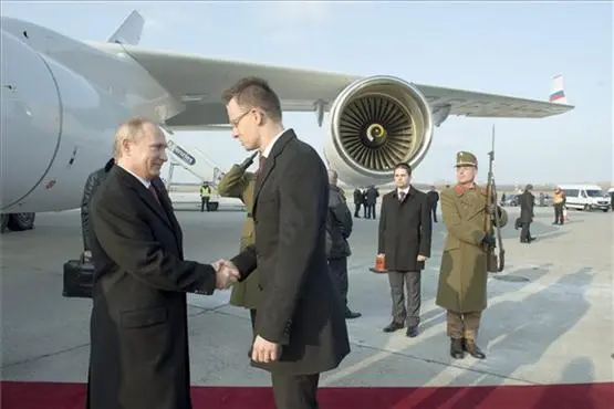Der echte beim Puszta-Putin: Russlands Präsident zu Besuch in Ungarn