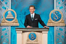 Von der Sucht in die Abhängigkeit: Scientology infiltriert Schulen in Ungarn