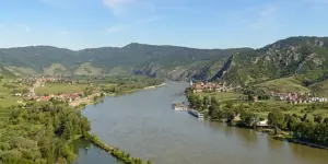 Die Donau bei Gochelberg in der Wachau. Photo: Wikicommons