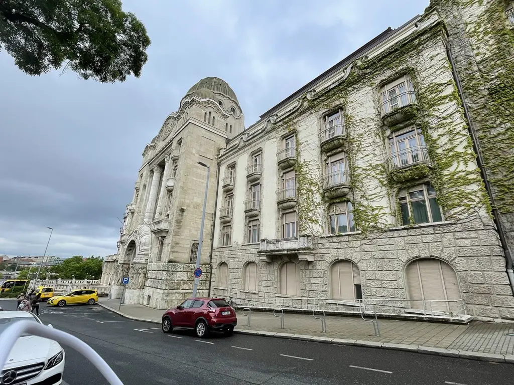 Hauptgebäude der Gellért-Bäder (Wikipedia)