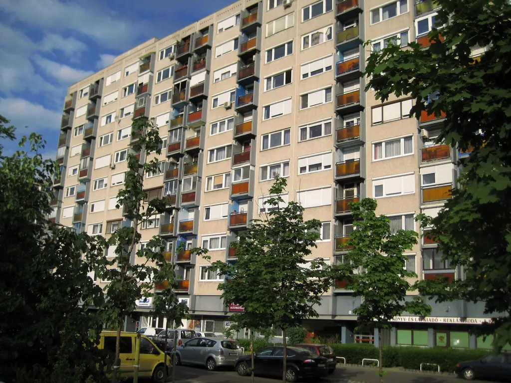 Wohnblocks in Budapest 13. Bezirk, photo von alexbarrow