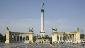 Foto: Heldenplatz (Hősök tere), Budapest, Ungarn. von Andrew Shiva (Wikipedia)