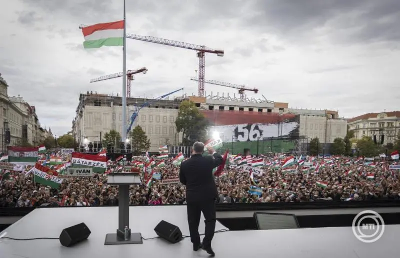 Foto: MTI/Kommunikationshauptabteilung des Premierministers/Kaiser Ákos (Premierminister Orbán spricht vor dem Parlament.)