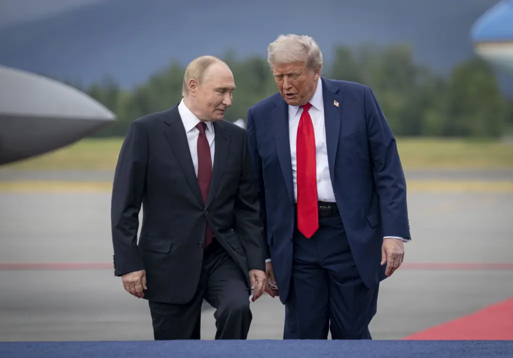 Foto: Trump und Putin von Benjamin D. Applebaum | Bildnachweis: Büro des Vorsitzenden der Vereinigten Stabschefs. Wikimedia Commons