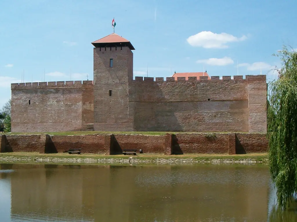 Gyula Castle (Wikipedia)