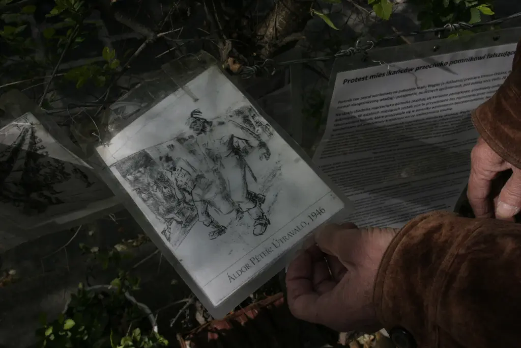 Gábor Sebö zufolge ist diese Zeichnung besonders bedeutend, da die Helme der Soldaten traditionell ungarisch sind.