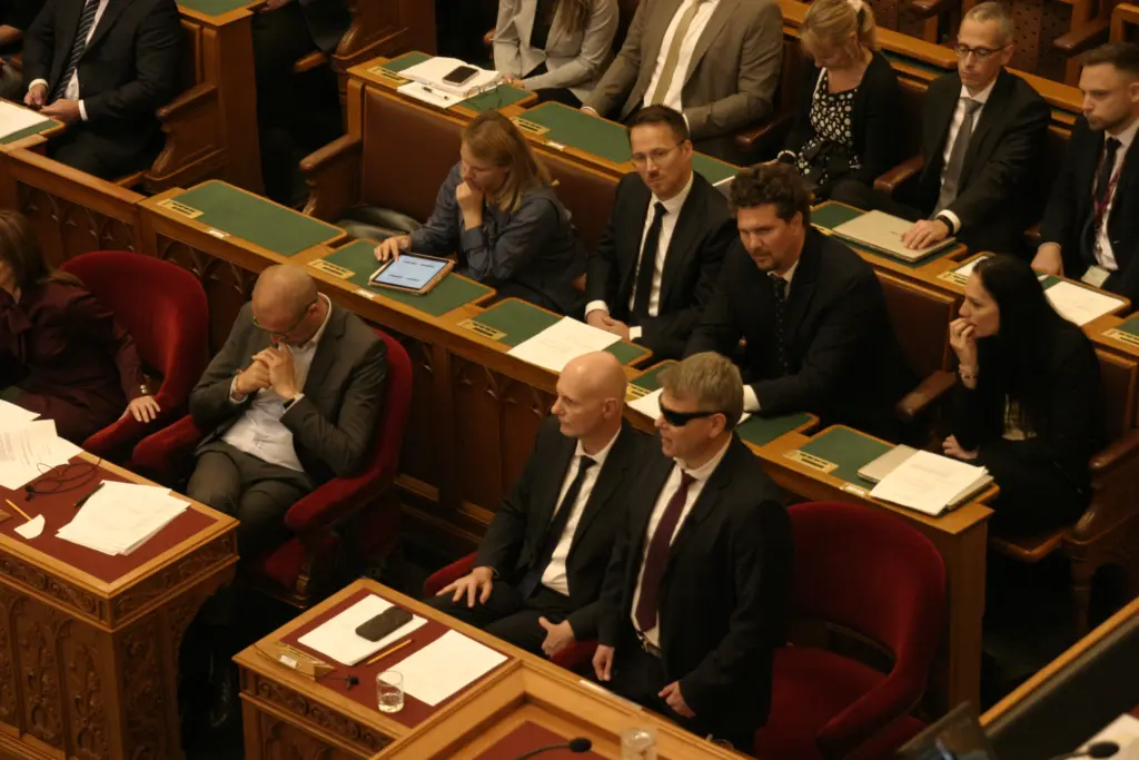 Dr. Vilmos Kátai-Németh, Minister für Soziales und Familie bei einem Redebeitrag.