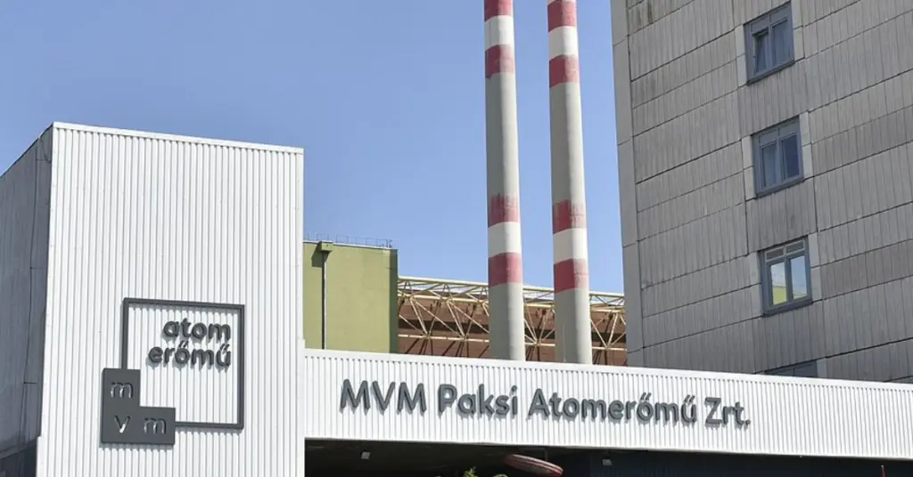 Paks Nuclear Power Plant, Main entrance (Tothma/Wikimedia Commons)