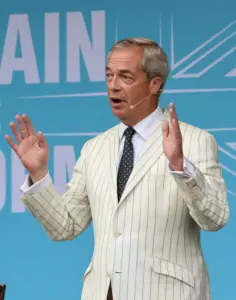 Nigel Farage gewinnt Nachwahl – Kurioser Gegner sorgt für Aufsehen