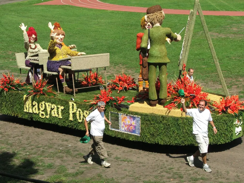 Blumenkarneval in Debrecen mit internationalen Künstlern