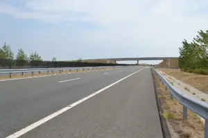 M6-Autobahn bei Dunaújváros in Ungarn, Teil eines umstrittenen Konzessionsvertrags