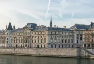 Paris will ungarischen Antifa-Aktivisten ausliefern - Justizsystem verbessert