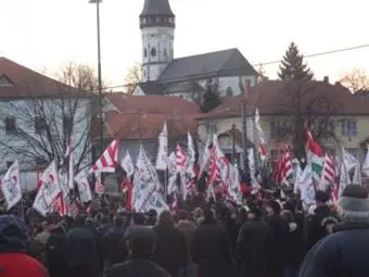 Wieder Jobbik Aufmarsch in ungarischem Dorf