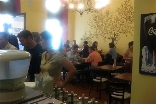 Die Kichererbsenkette: Hummus-Bars in Budapest bieten mehr als Falafel