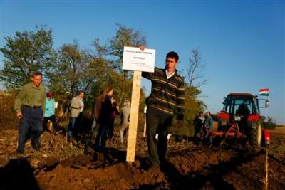 Proteste gegen "Landnahme" nach Parteibuch: Bauern in Ungarn besetzen Felder
