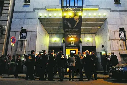 Theater in Ungarn inszeniert Csurka-Stück zur "jüdischen Weltverschwörung"