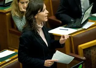 Sexistischer Eklat im Parlament von Ungarn: Regierungspolitiker beleidigt Abgeordnete