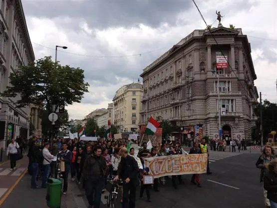 Demo gegen gesetzlich geförderte Segregation von Roma-Kindern in Ungarn
