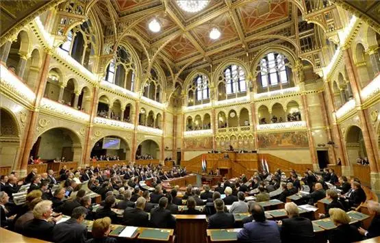 Orbán Legends: Beginn der Herbstsaison des Parlamentes in Ungarn