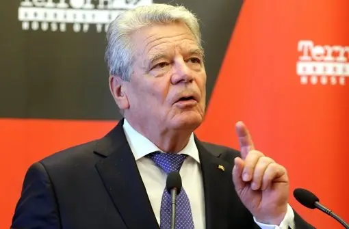 Die Selbstgerechten: Bundespräsident Gauck war bei Besuch in Ungarn das Gestern wichtiger als das Heute