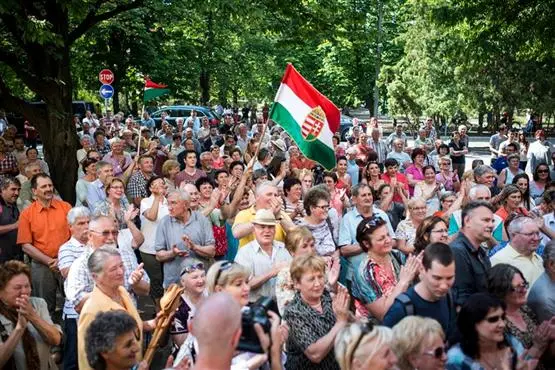 Ost oder West: Der lahme EU-Wahlkampf in Ungarn findet sein Ende, nur 40% wollen an die Urne